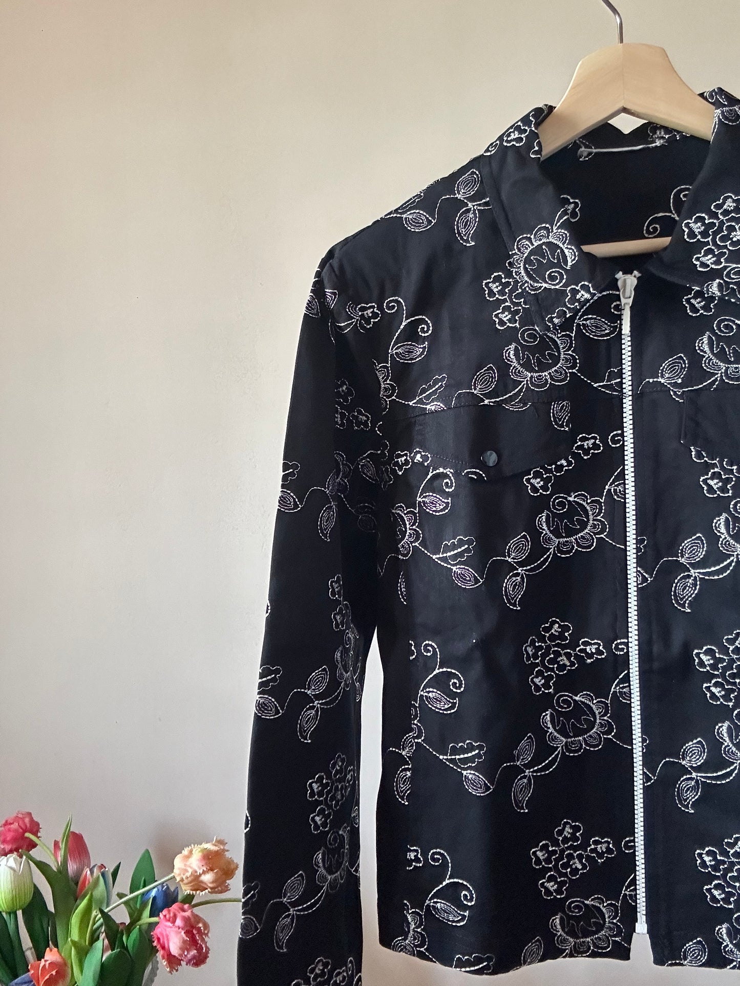 Vintage All Floral Embroidered Denim Shaket With Front Zipper Closer