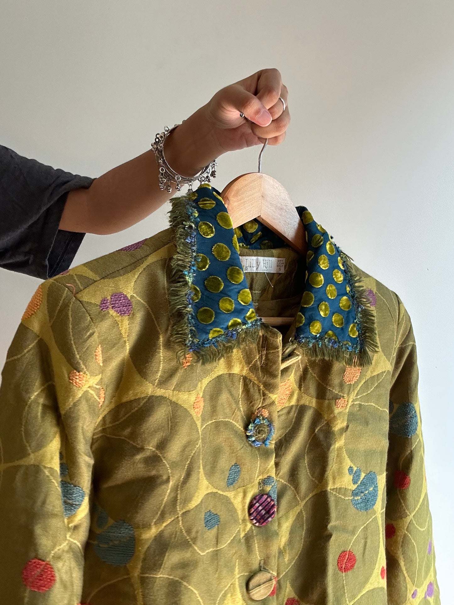 Vintage Lilly Hill Shaket