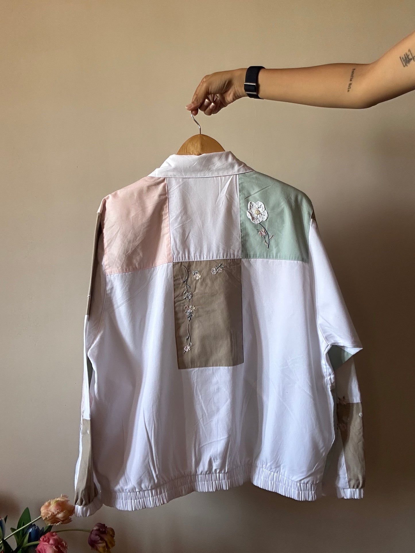 Koret Francisca Vintage Bomber Style Shaket With Floral Embroidery