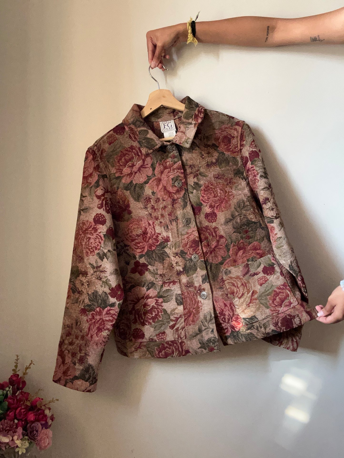 Vintage Field Gear Rose Weaved Shaket