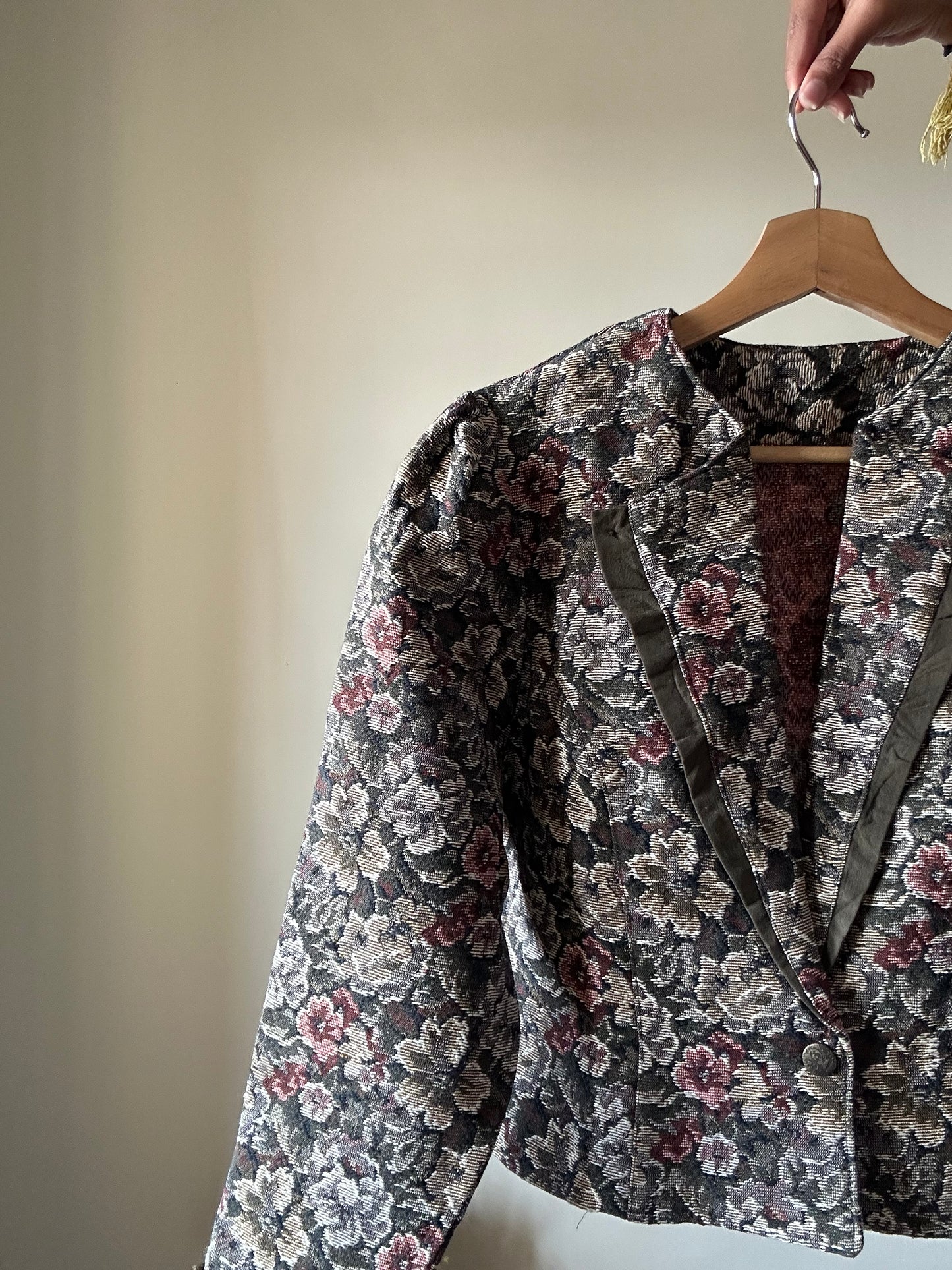 Vintage Floral Suede Collar Detail Cropped Slightly Puff Sleeve Blazer