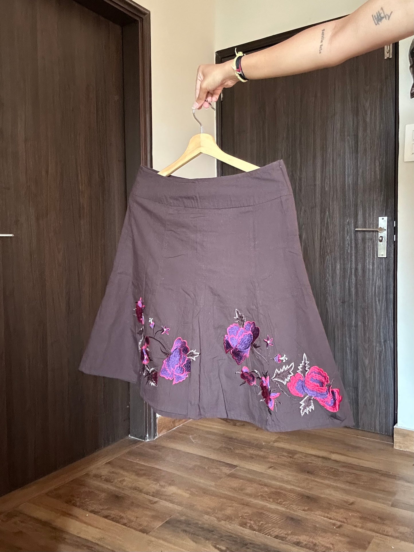 RW&CO. Vintage Embroidered Skirt With Side Zipper