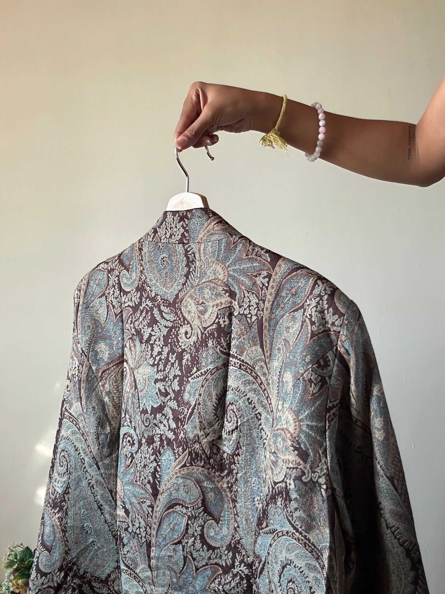 Dressbarn Vintage All Weaved Shaket