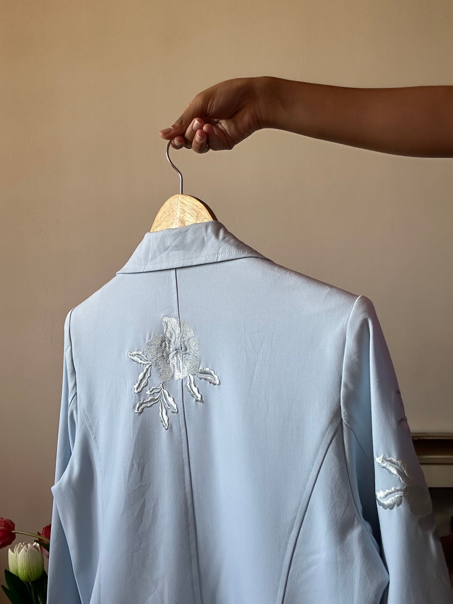 Graff Vintage Front Open Floral Embroidered Shaket