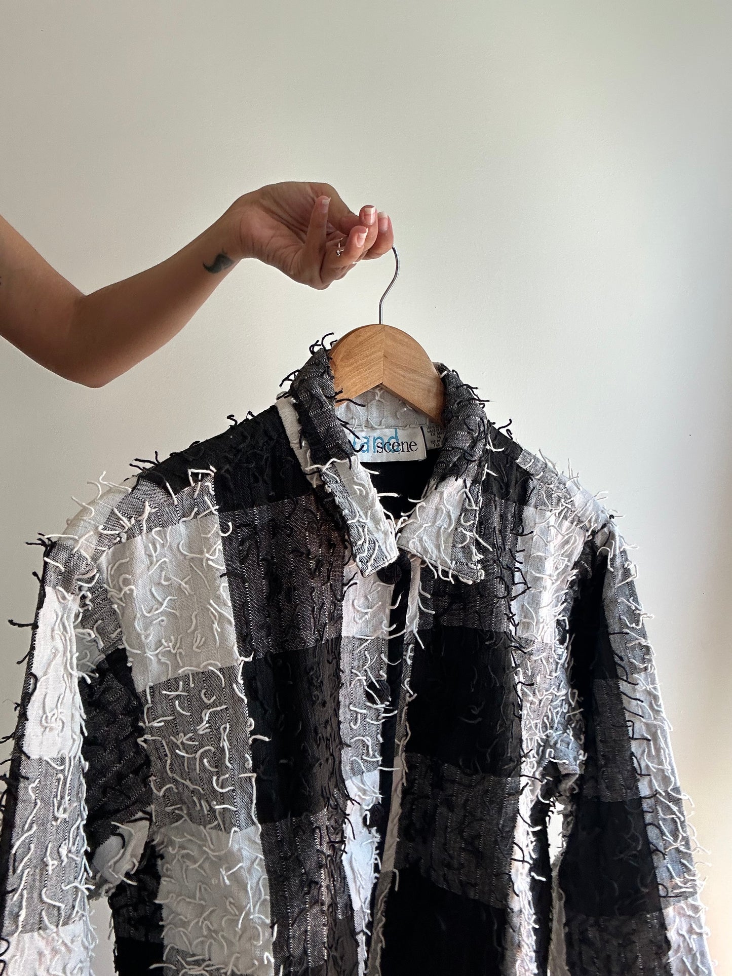 Vintage Island Scene Shaket