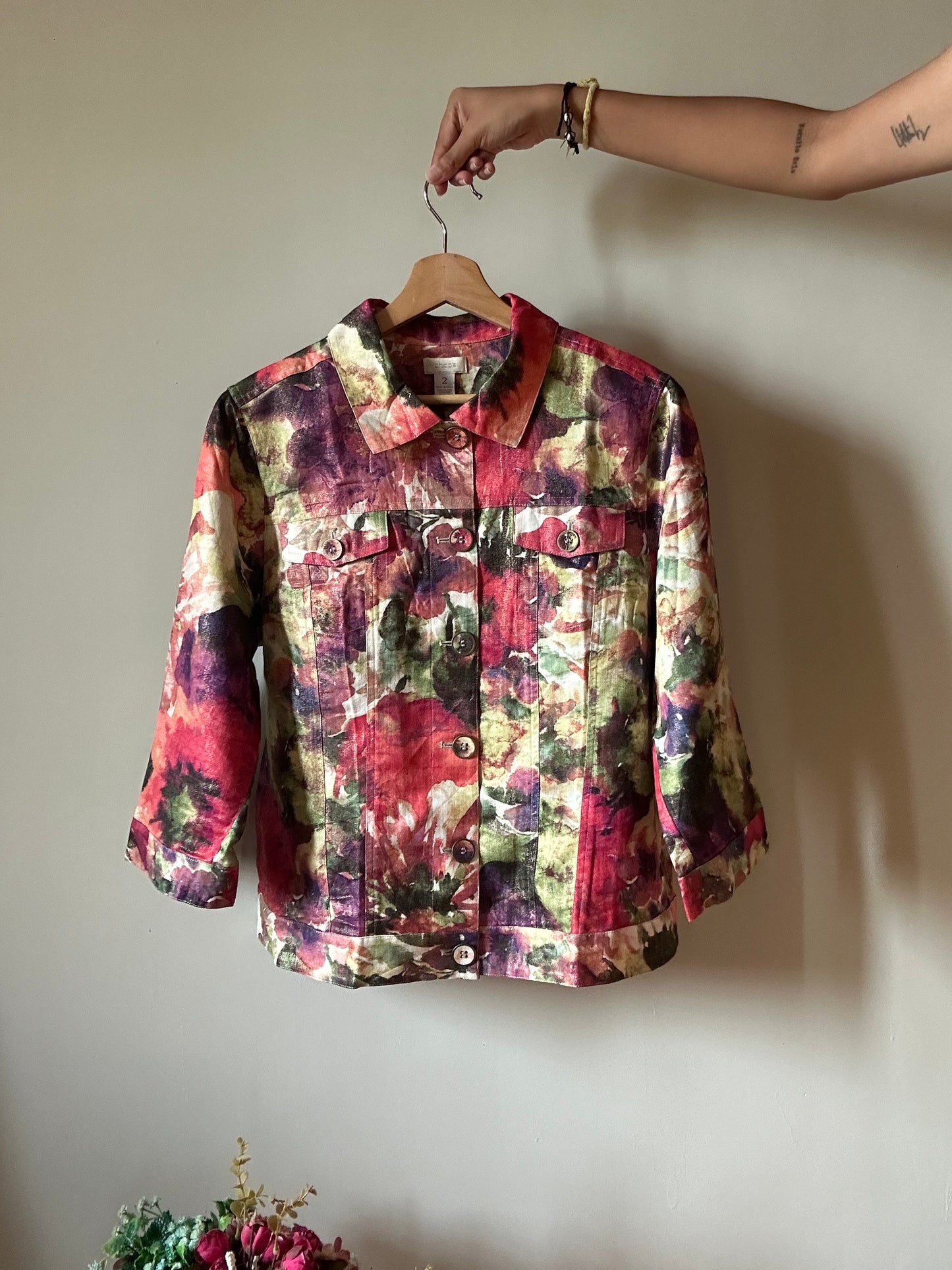 Chico’s Vintage Floral Shaket With Sheen