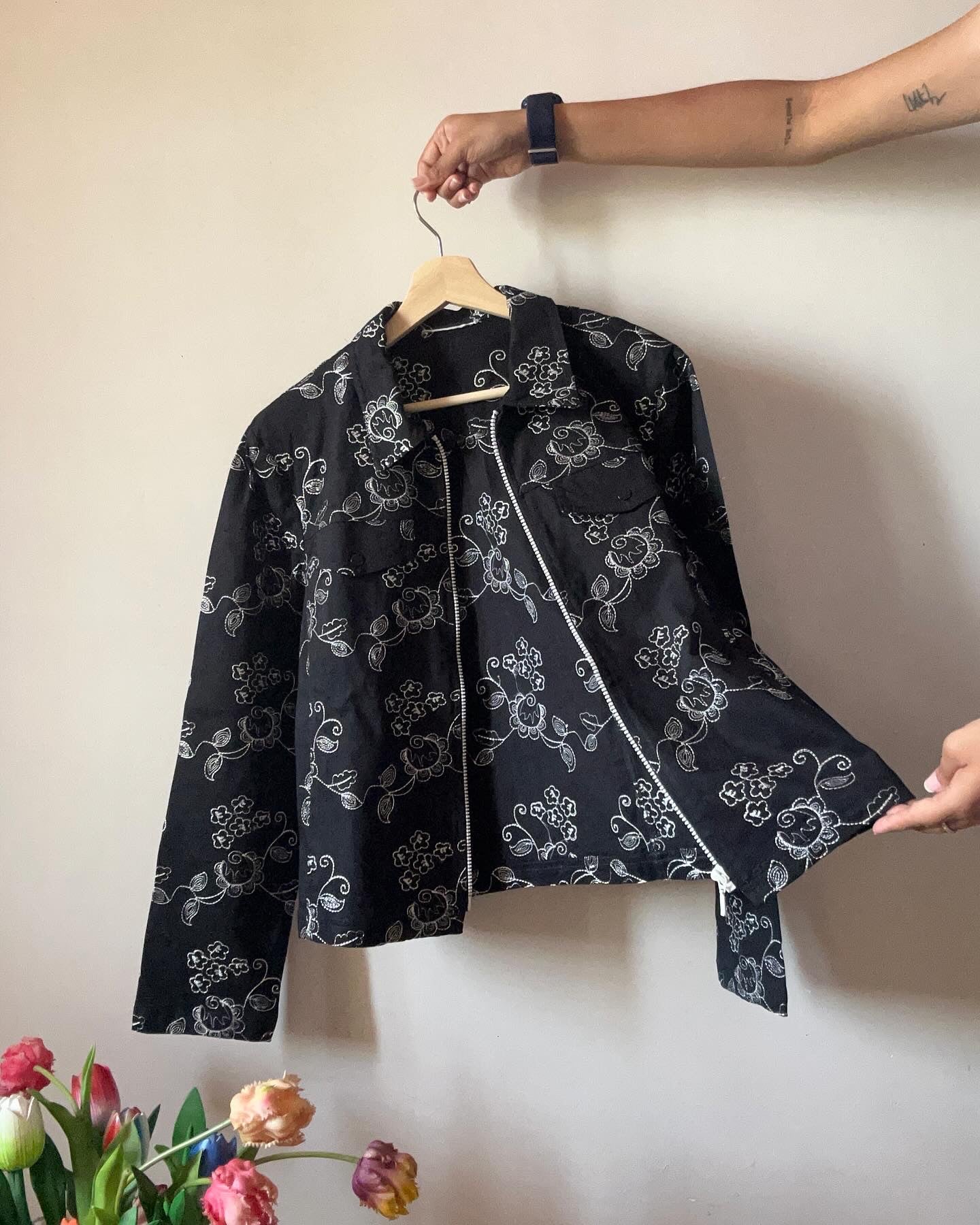 Vintage All Floral Embroidered Denim Shaket With Front Zipper Closer