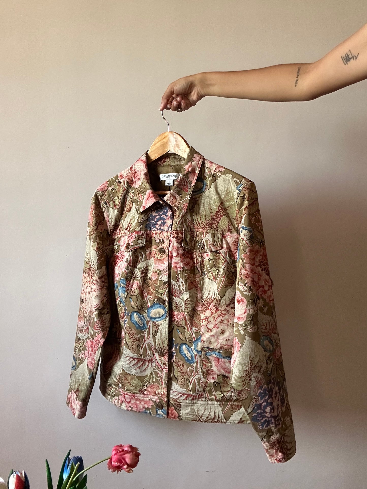 Coldwater Creek Vintage Floral Jungle Print Shaket