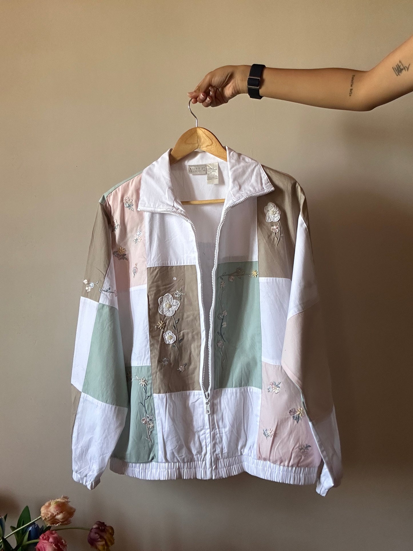Koret Francisca Vintage Bomber Style Shaket With Floral Embroidery
