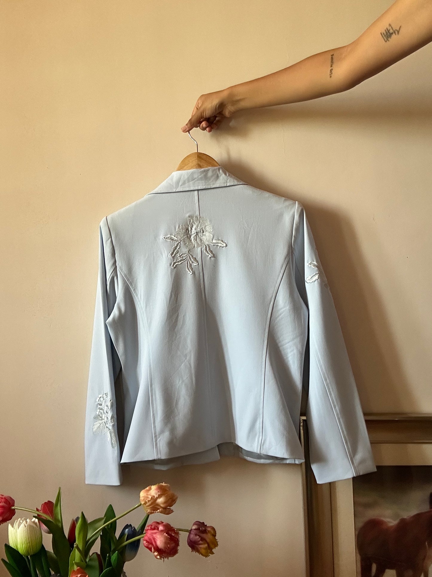 Graff Vintage Front Open Floral Embroidered Shaket