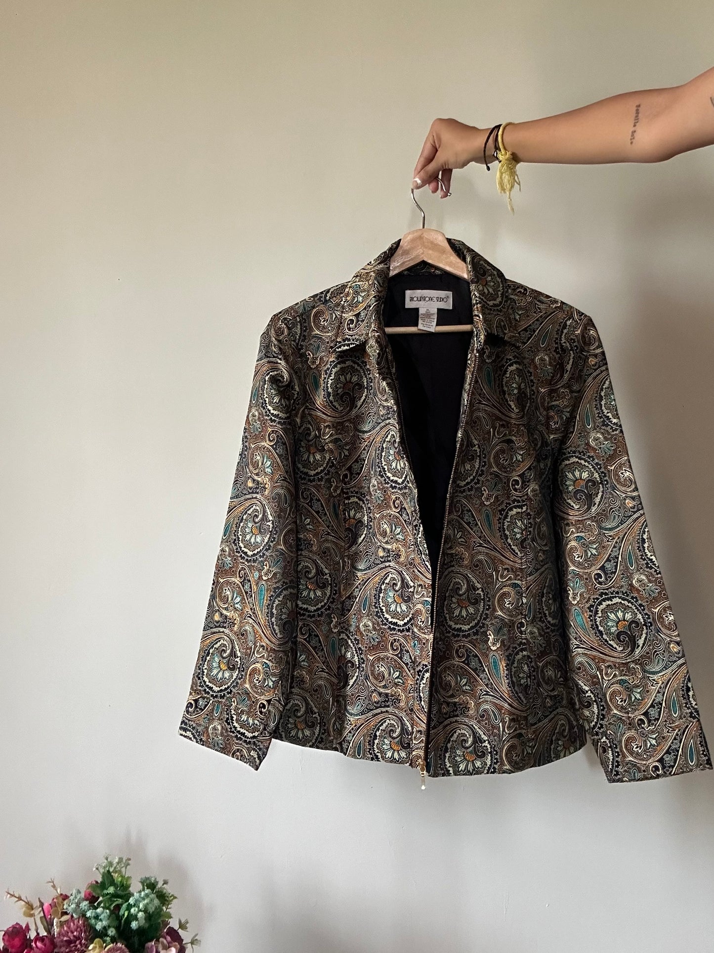 Brown Stone Studio Vintage Embroidered Zipper Shaket