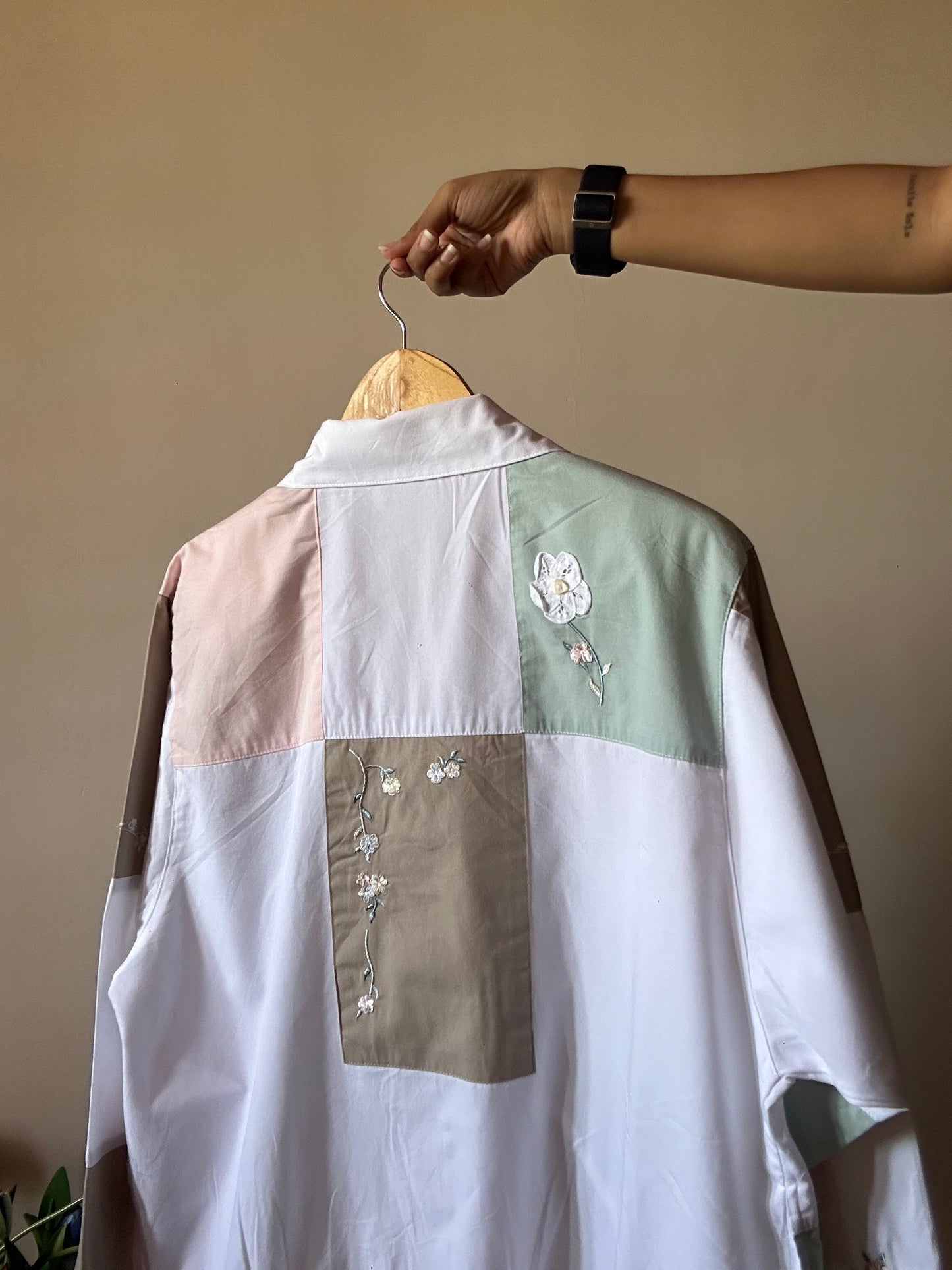 Koret Francisca Vintage Bomber Style Shaket With Floral Embroidery