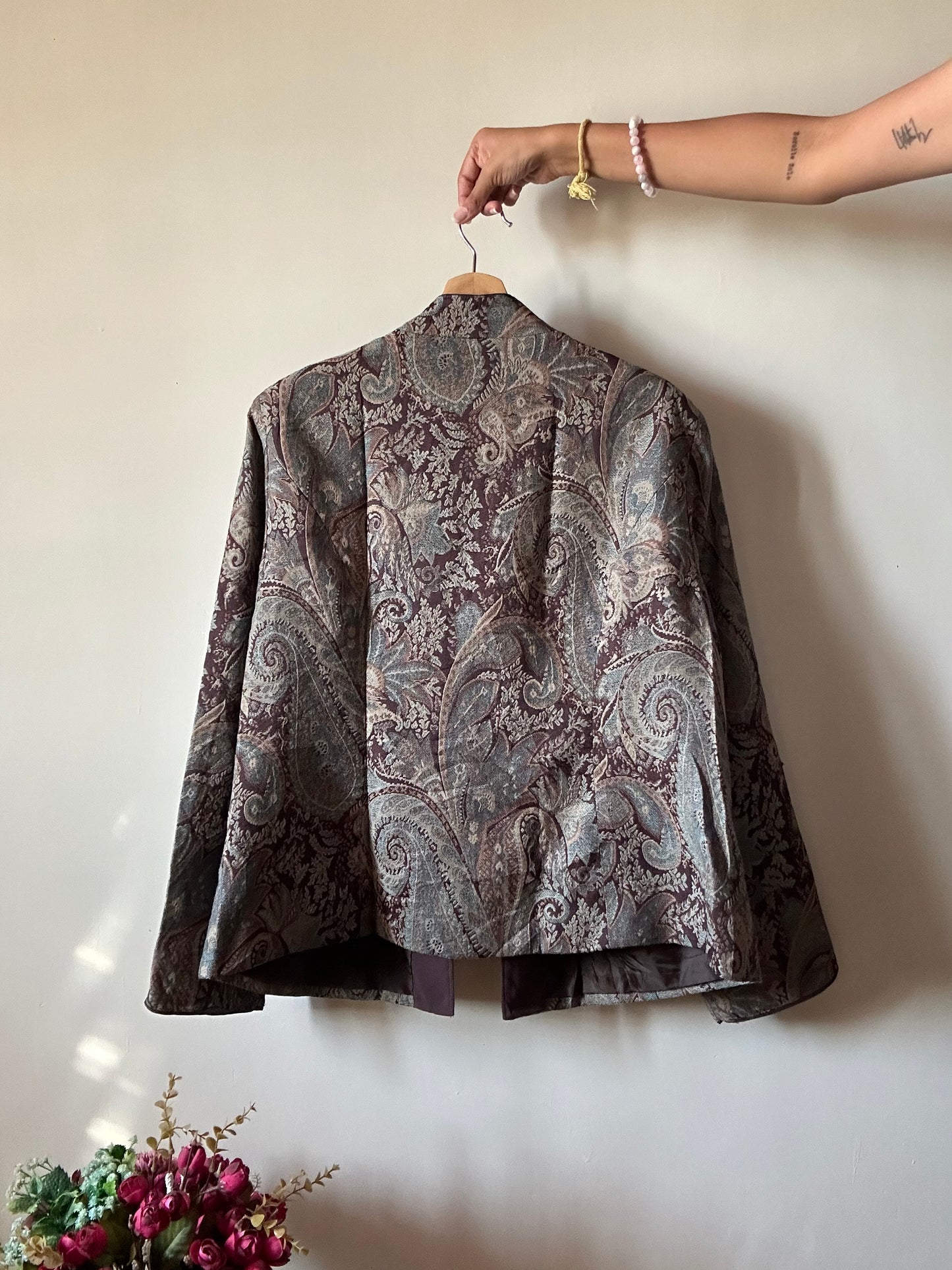 Dressbarn Vintage All Weaved Shaket