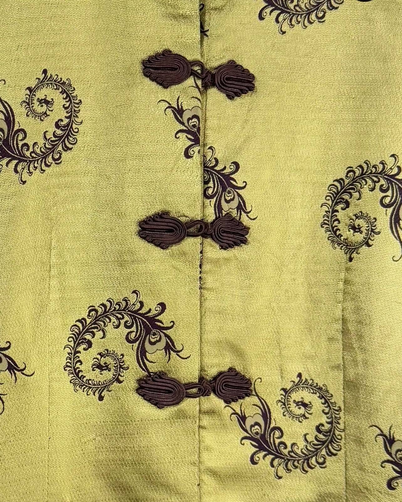Vintage Paisley Mandarin Collar Frog Closure Shaket