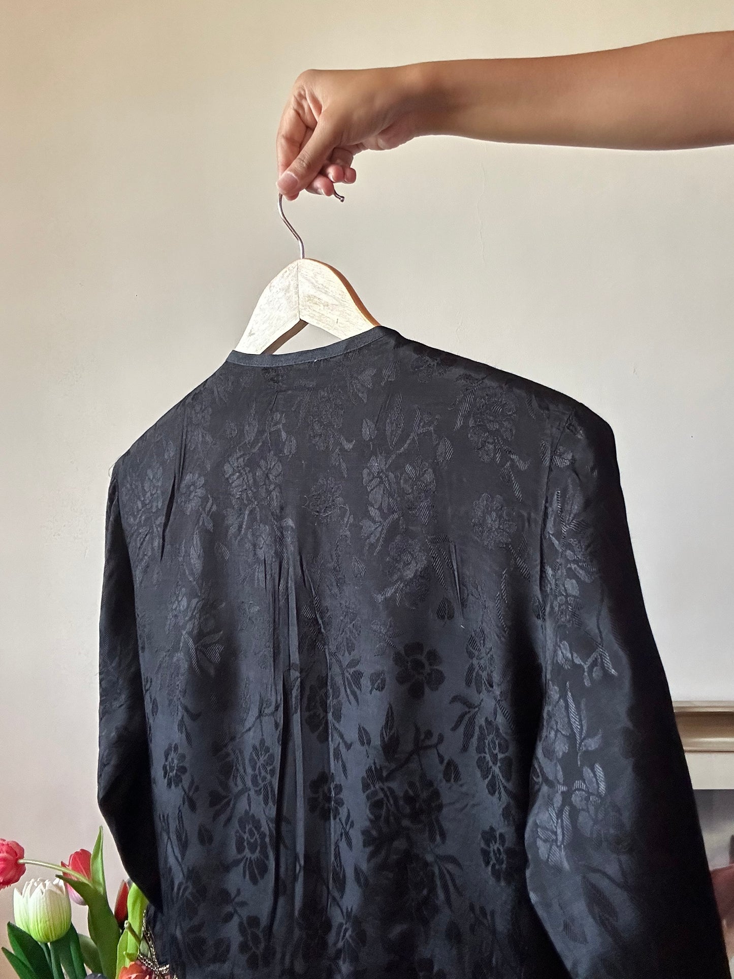 Vintage Allure Front Knot Detail Appliqué Work Shaket