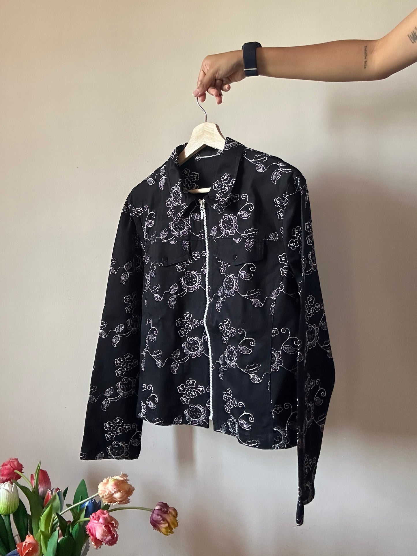 Vintage All Floral Embroidered Denim Shaket With Front Zipper Closer