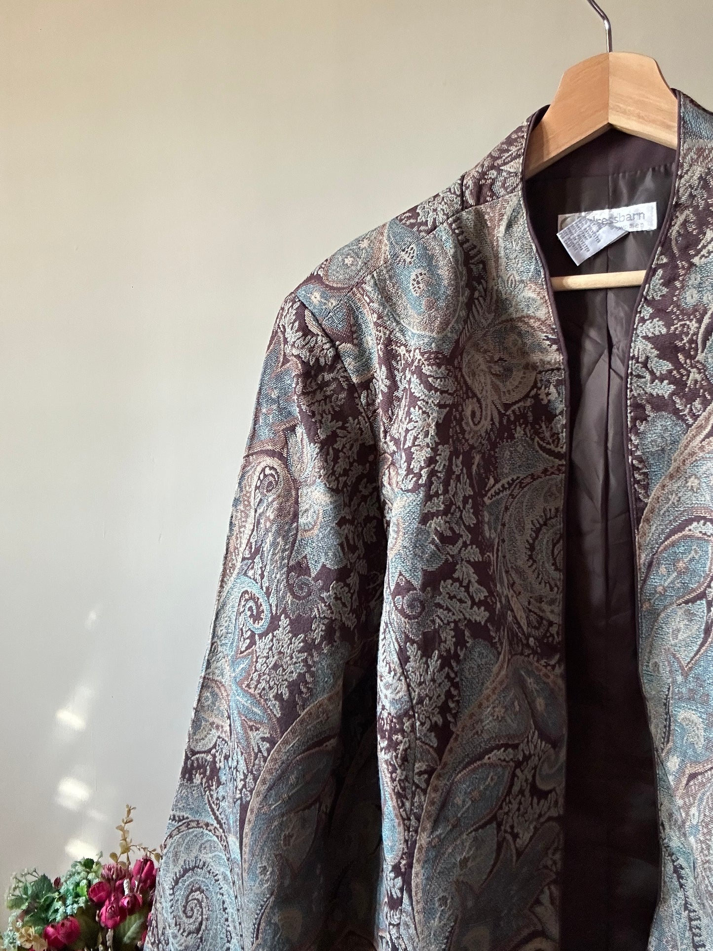 Dressbarn Vintage All Weaved Shaket