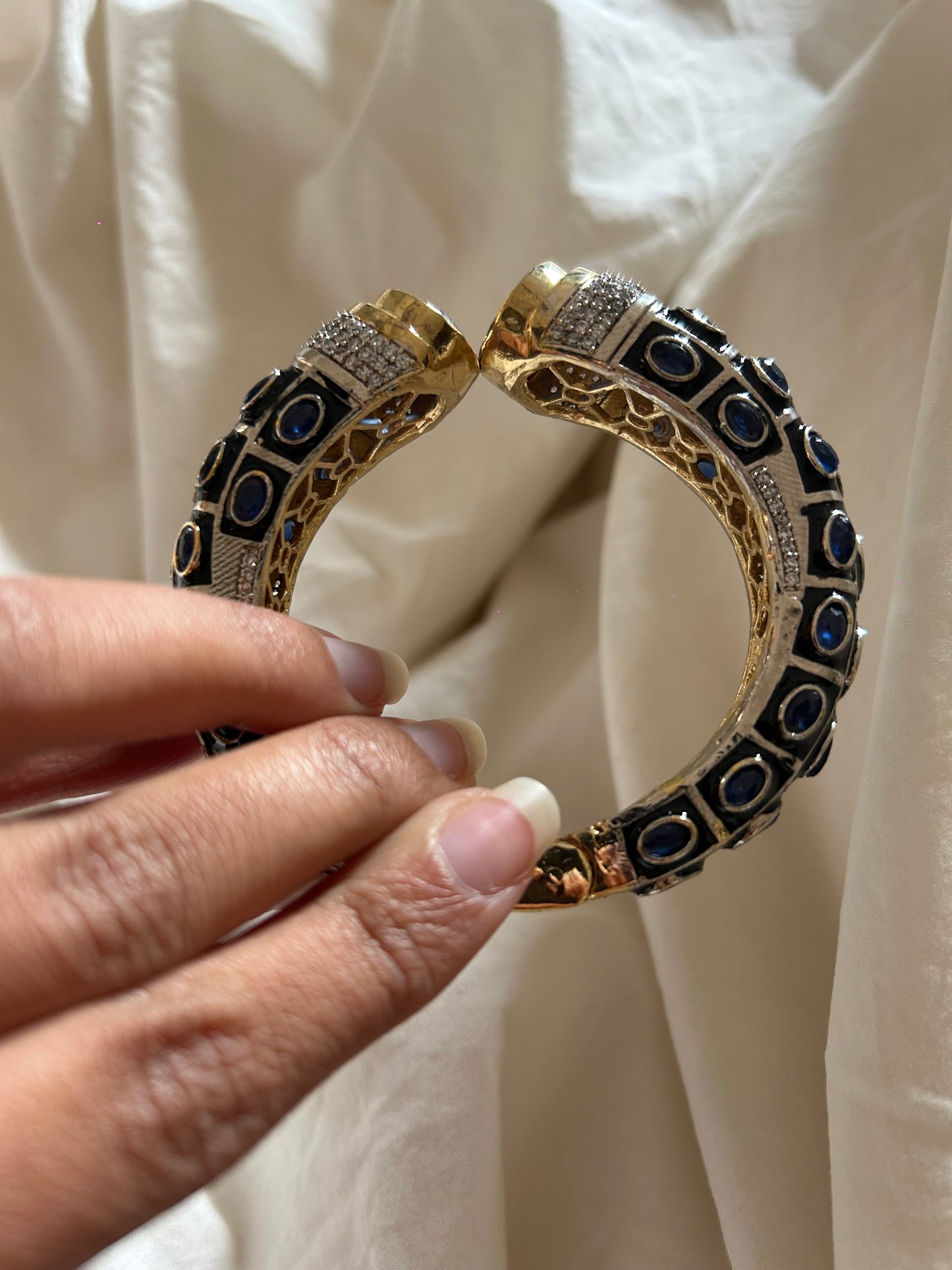 Blue Stone Setting Bracelet