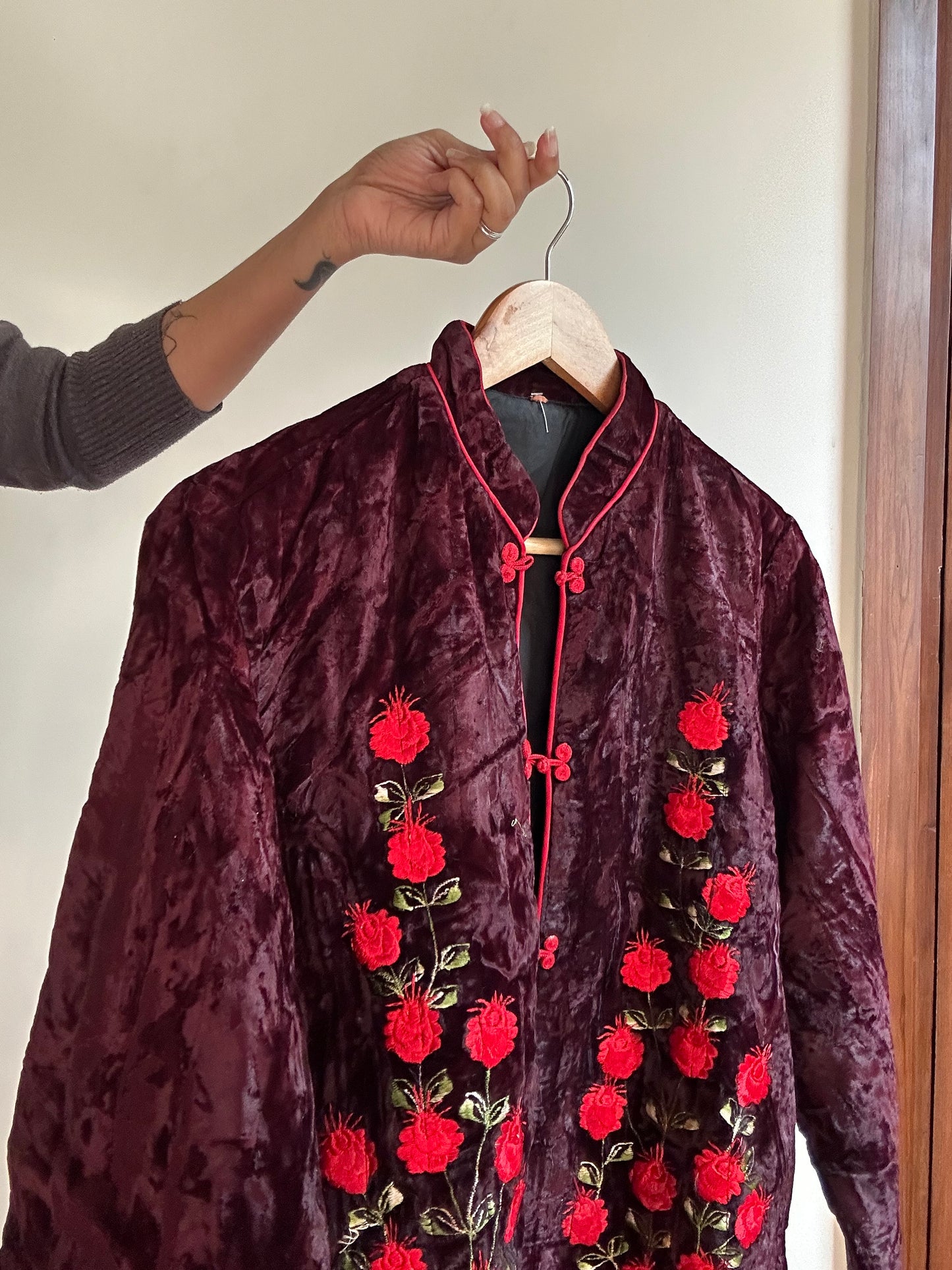 Vintage Chinese Style Velvet Shaket