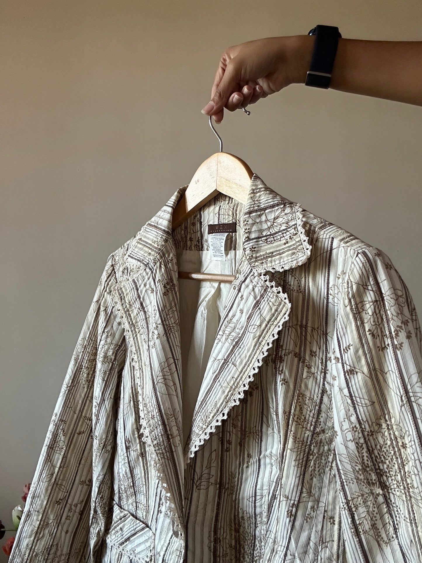 Vintage Vex Collection Blazer With Floral Print and Lace Detail