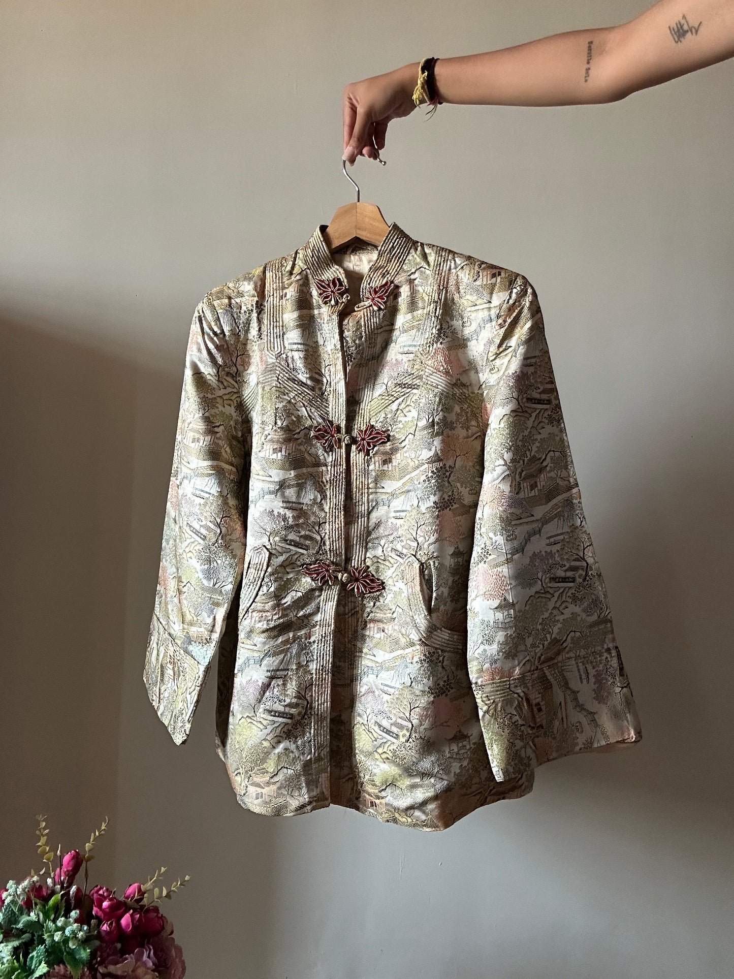 Vintage Weaved Chinese Dynasty Style Shaket