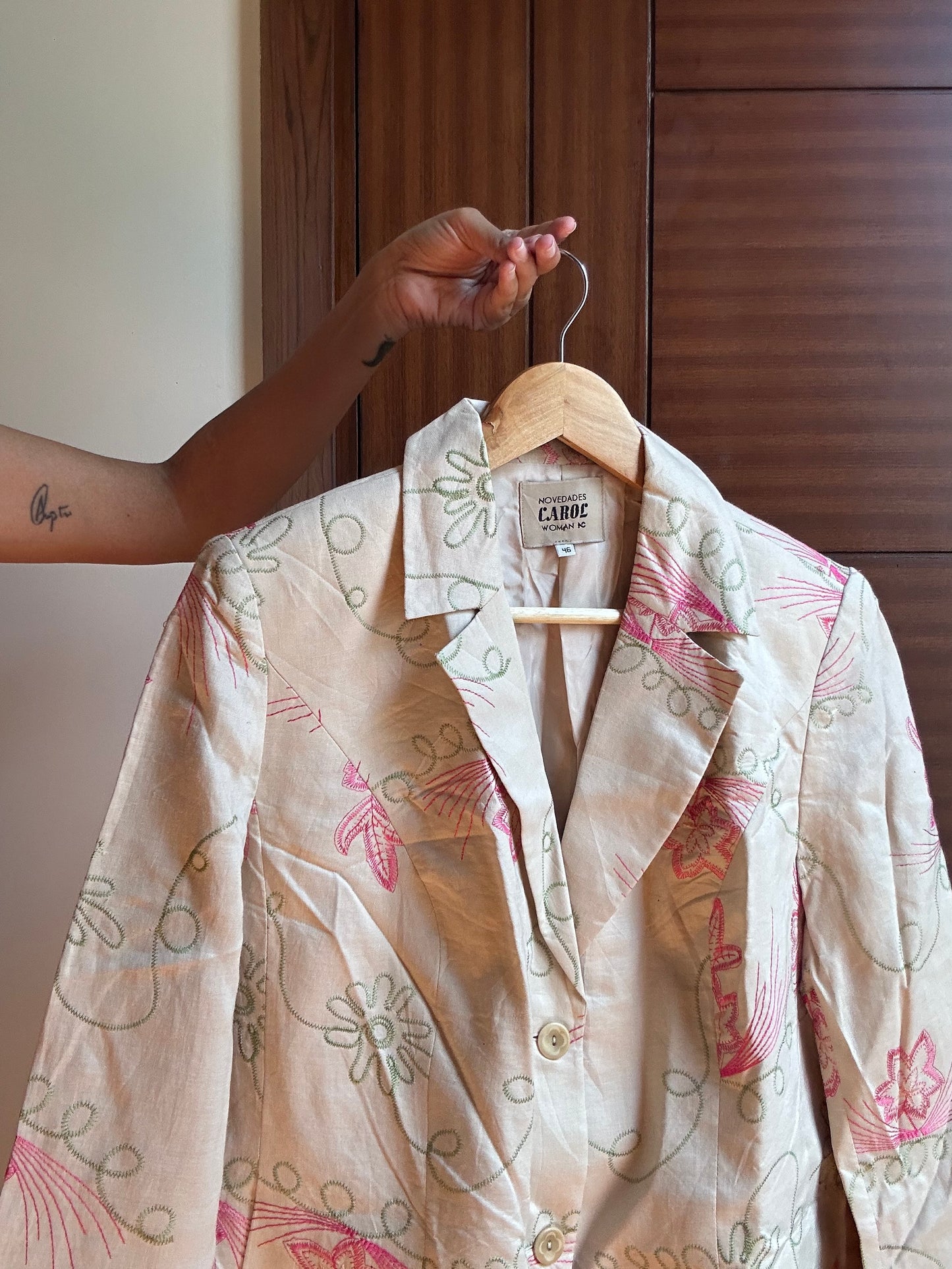 Novedades Carol Vintage Embroidered Blazer