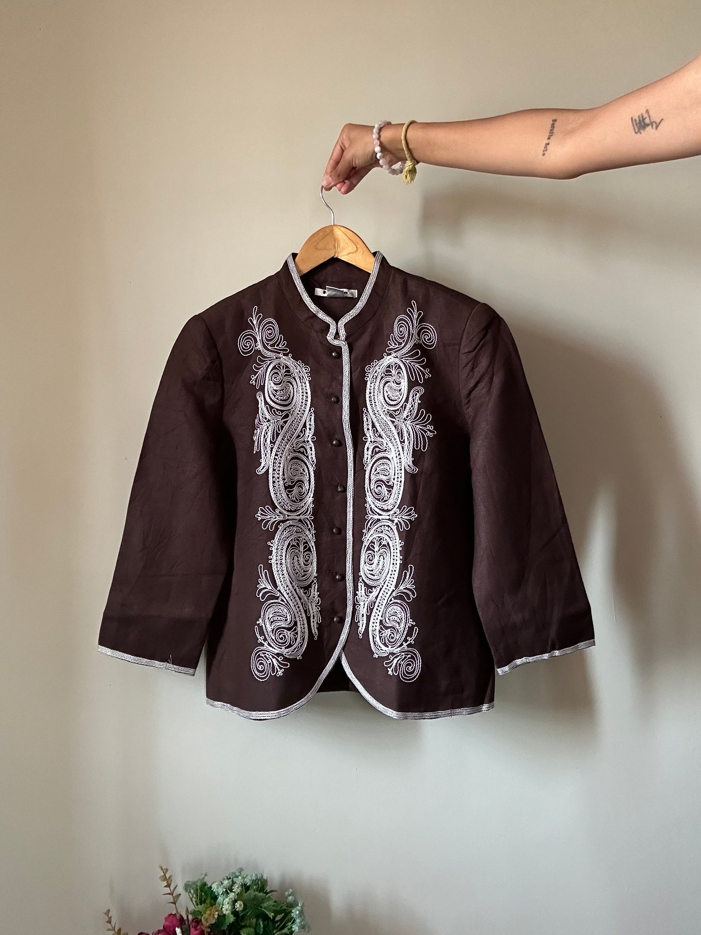 NYCARD Vintage Embroidered Shaket