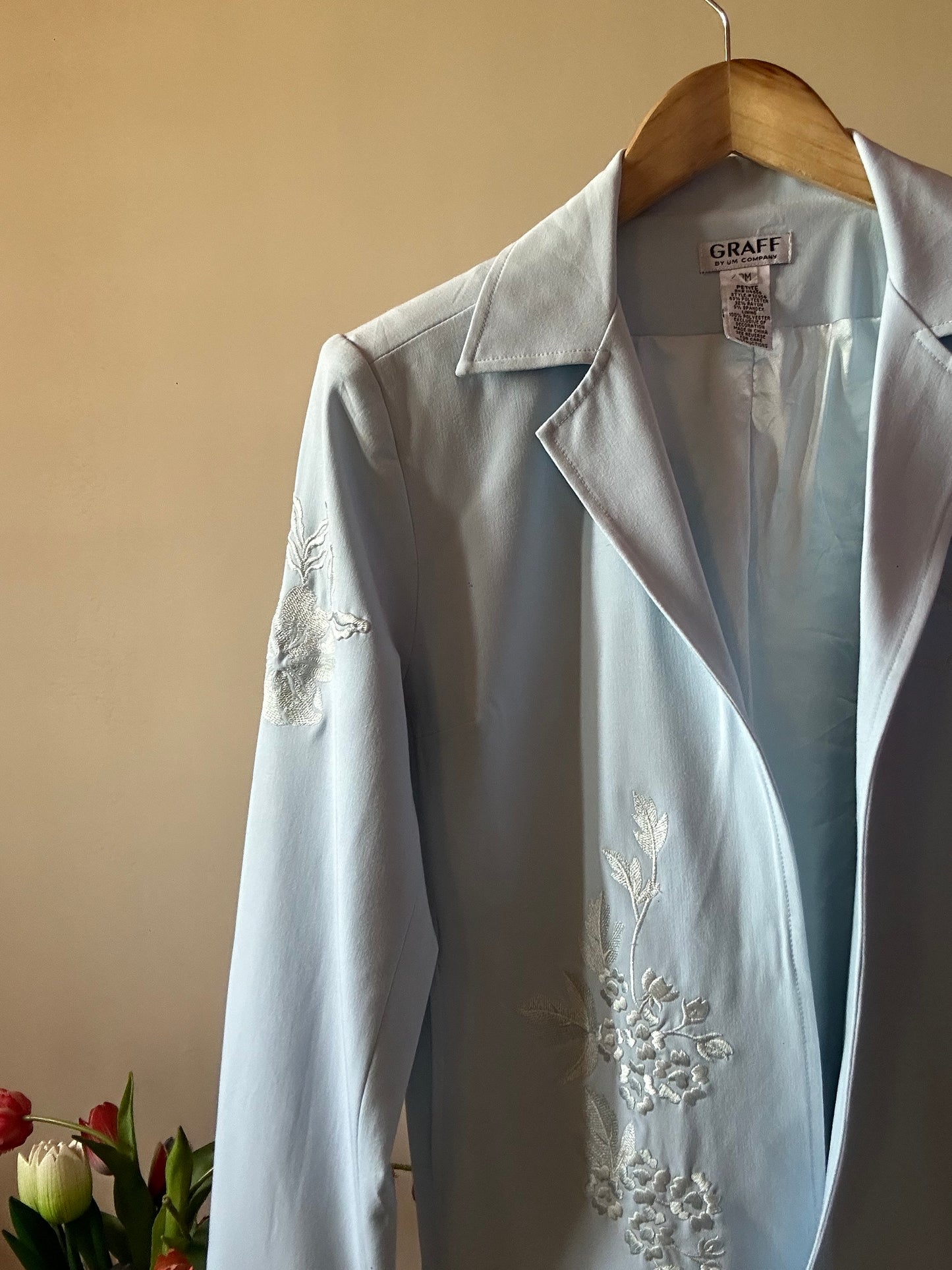 Graff Vintage Front Open Floral Embroidered Shaket