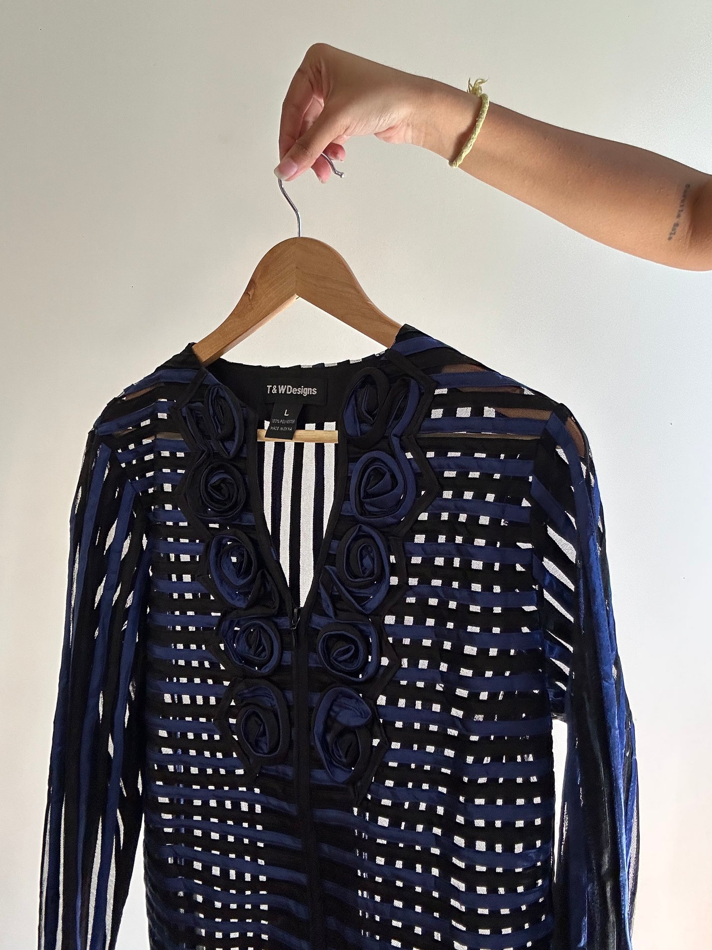 Vintage Sheer Shaket With Roses