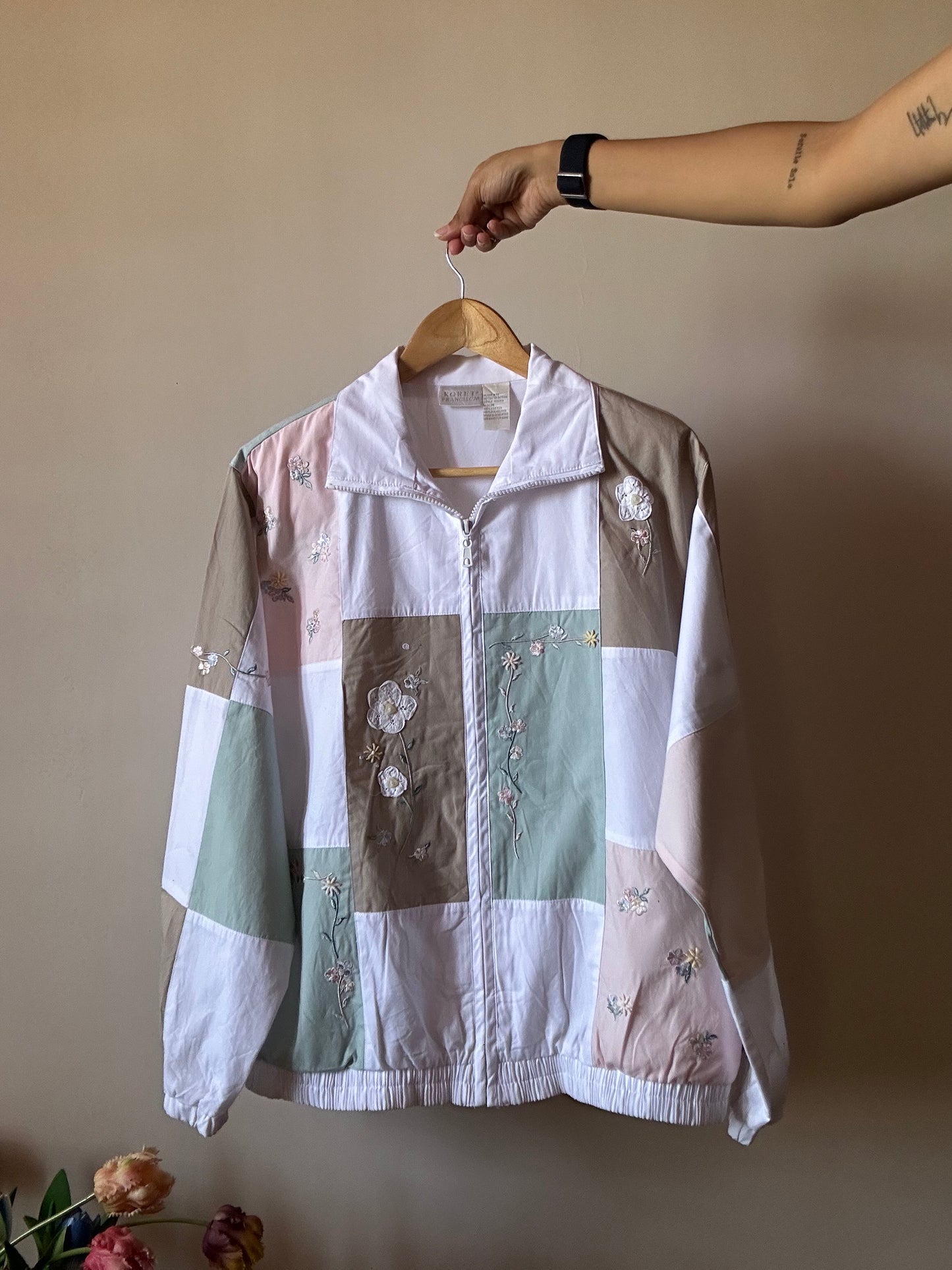 Koret Francisca Vintage Bomber Style Shaket With Floral Embroidery
