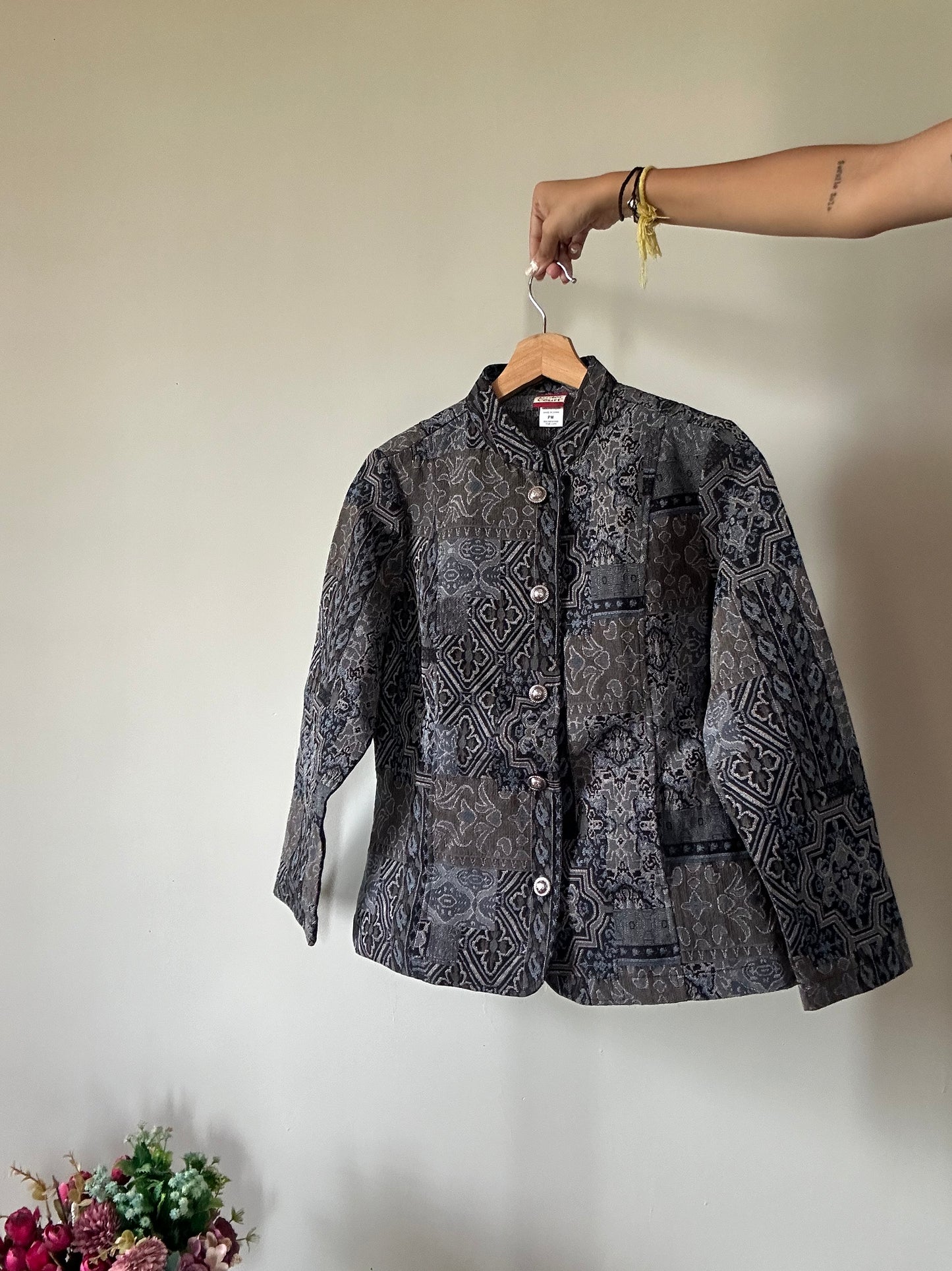 Tudor Court Vintage Jacquard Shaket