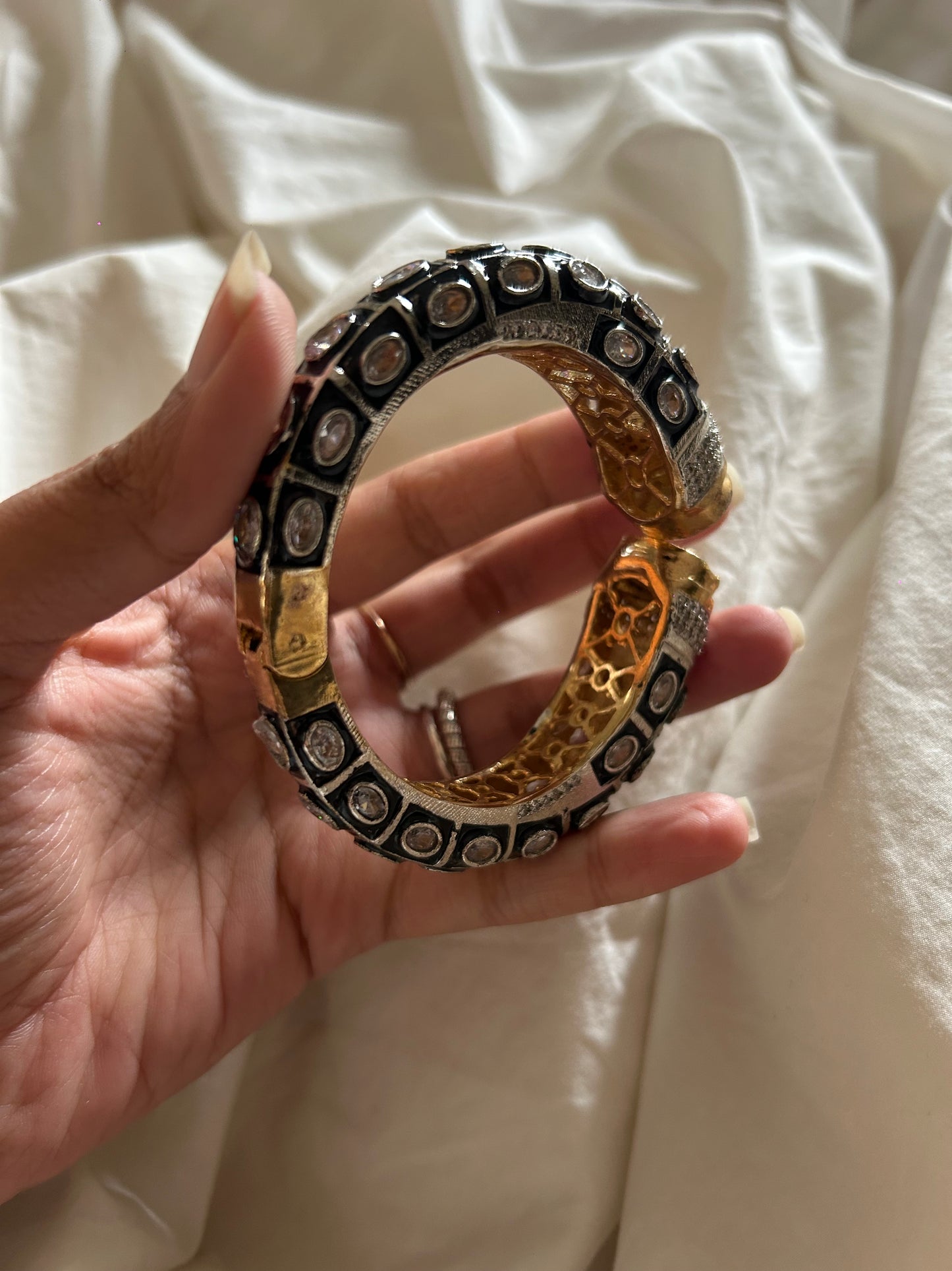 Zarkan stone diamond setting bracelet
