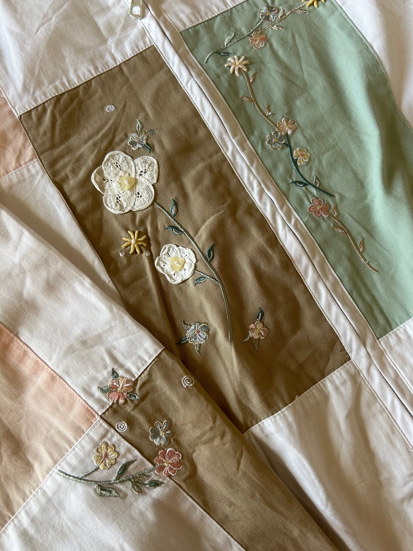 Koret Francisca Vintage Bomber Style Shaket With Floral Embroidery