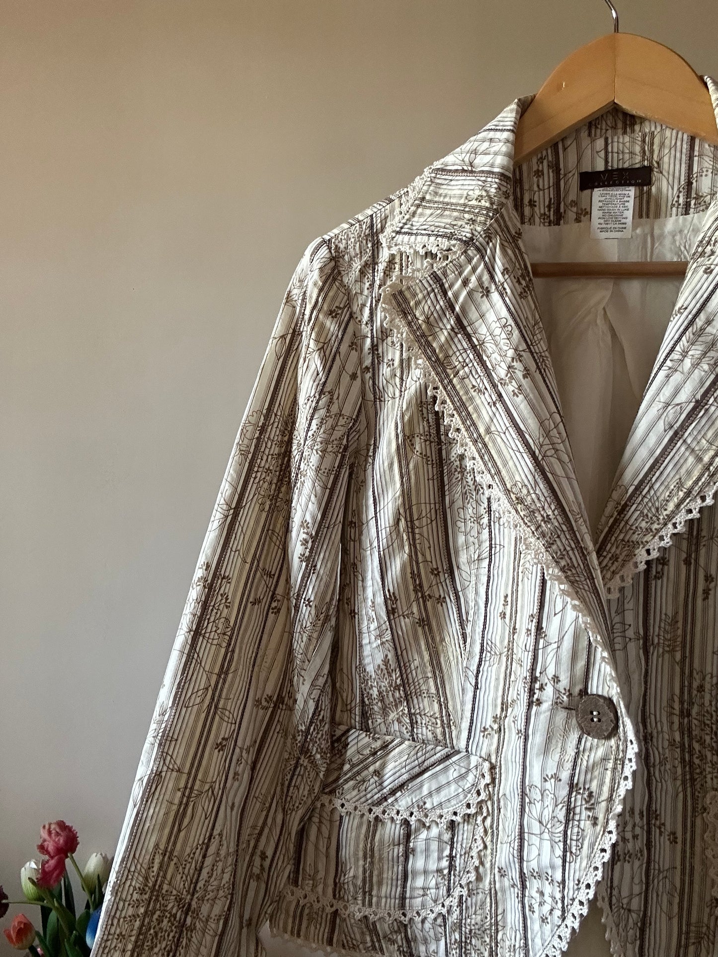 Vintage Vex Collection Blazer With Floral Print and Lace Detail