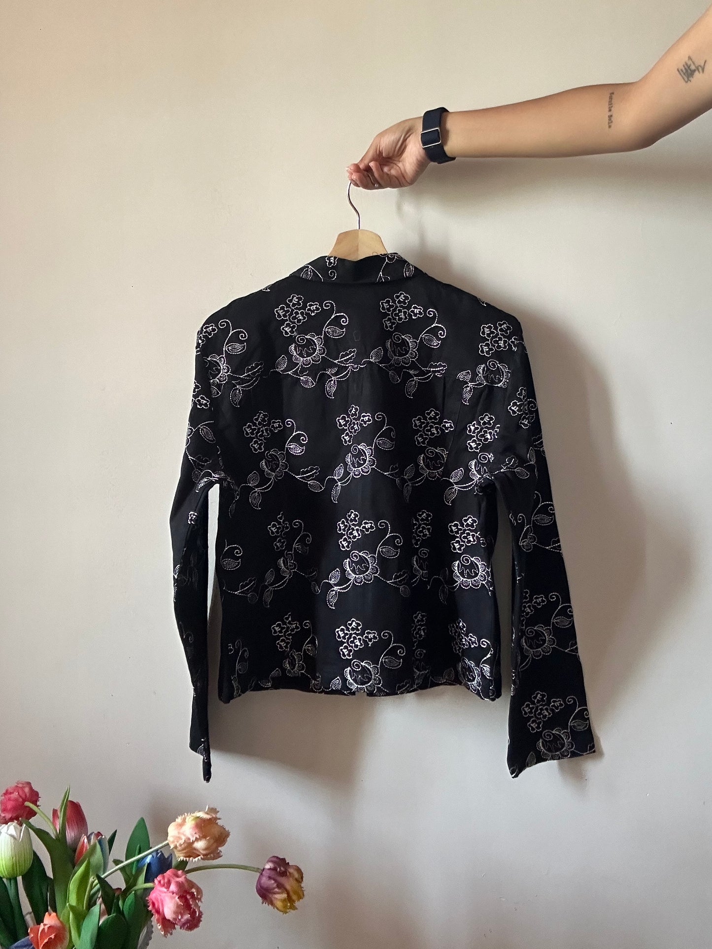 Vintage All Floral Embroidered Denim Shaket With Front Zipper Closer