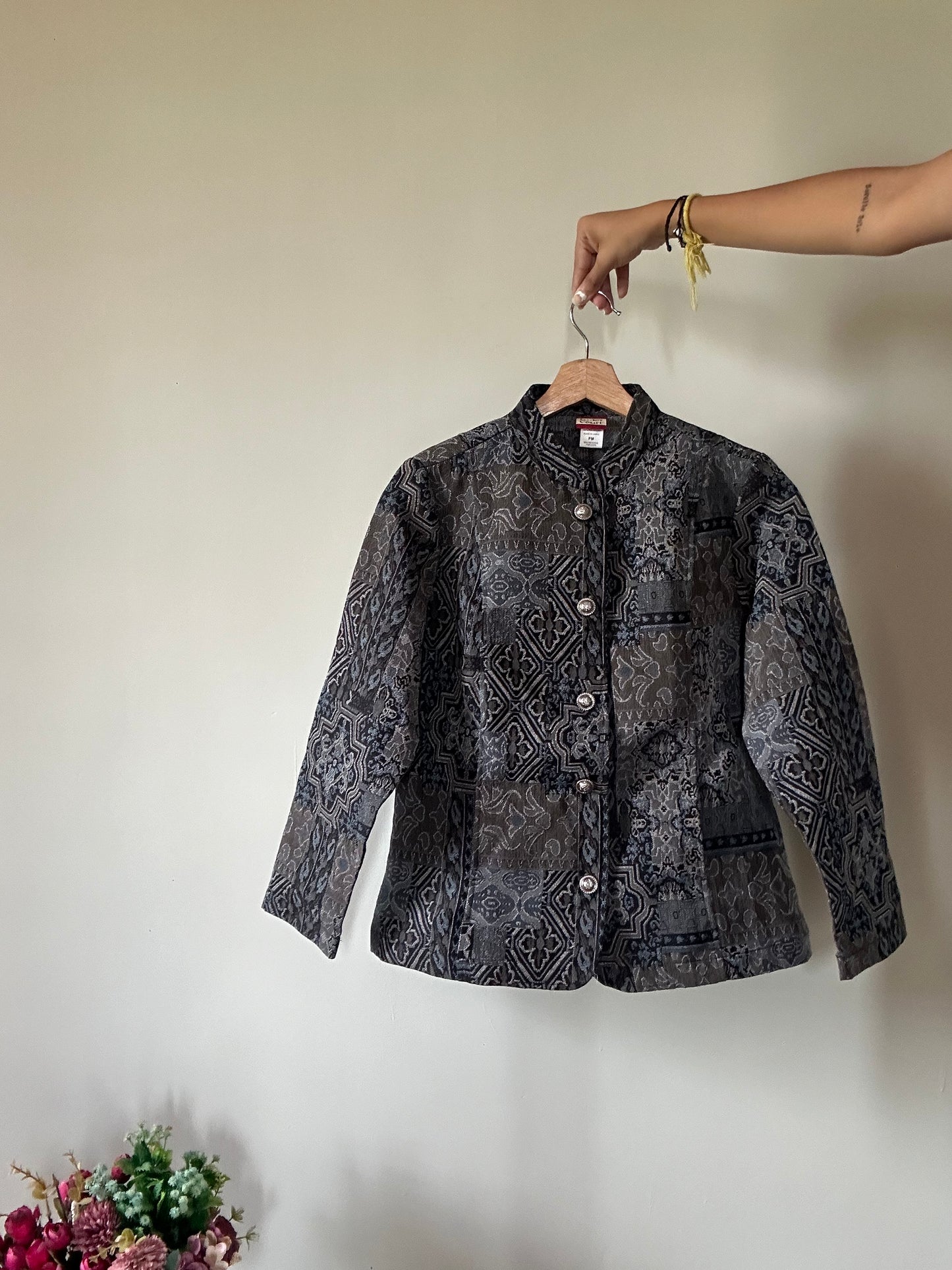 Tudor Court Vintage Jacquard Shaket