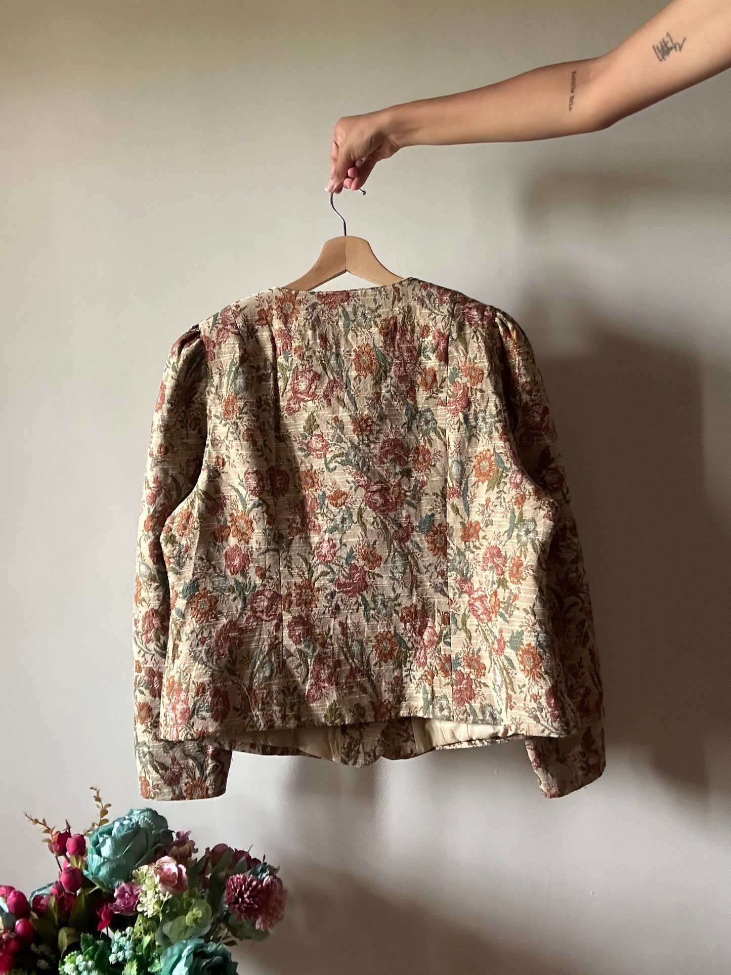 Vintage Floral Weaved Jacket With Gathered Sleeve Detail