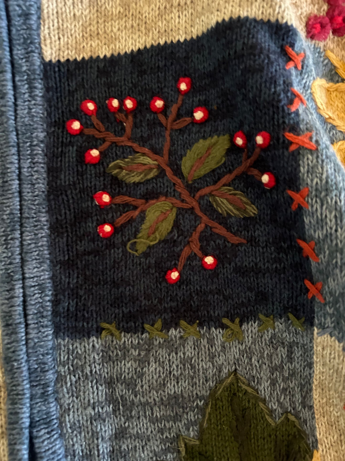 Vintage Heirloom Collectibles Embroidered Knit Cardigan
