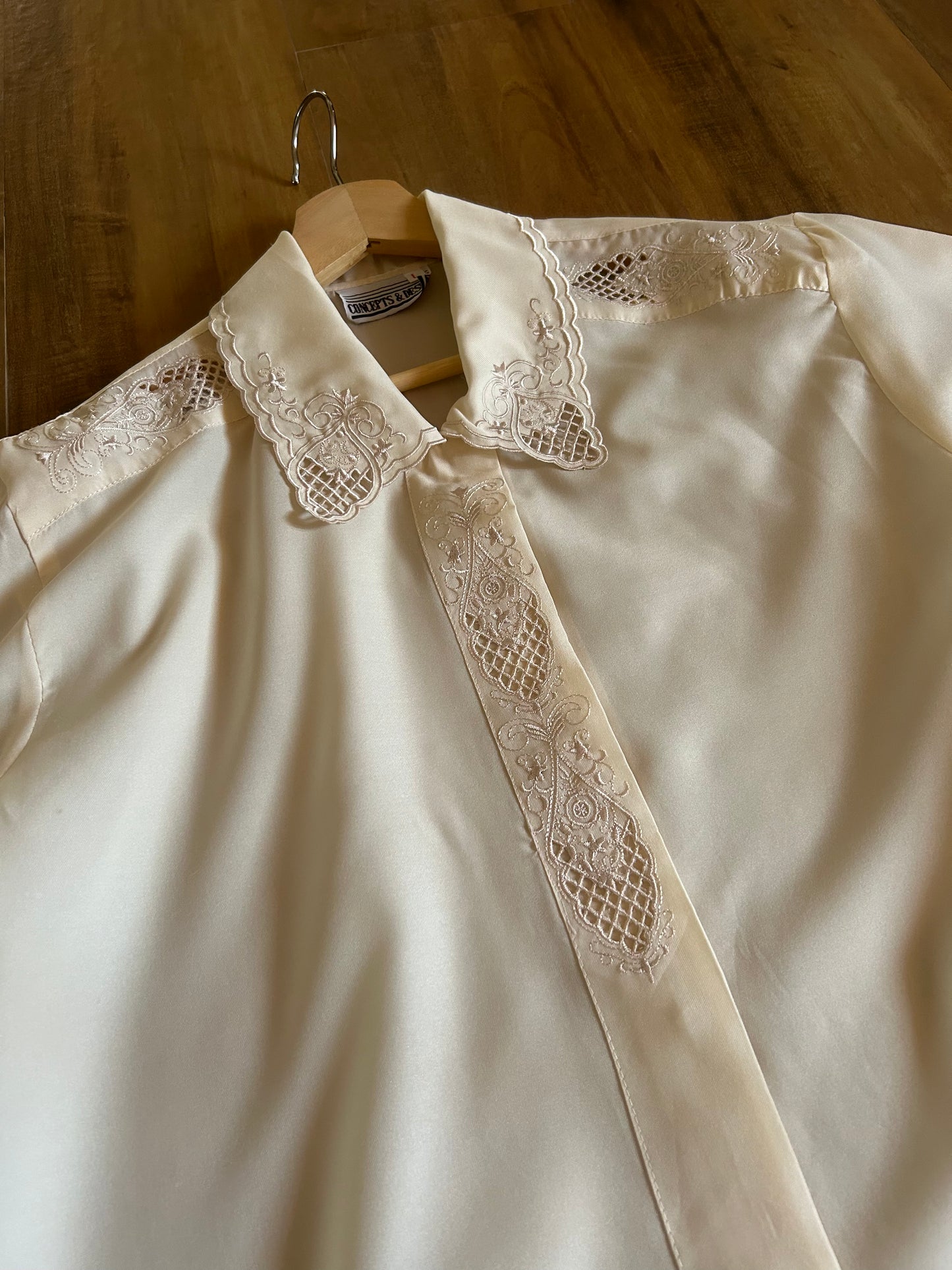 Cream Pinkish Laser Design Embroidery Detail Vintage Shirt