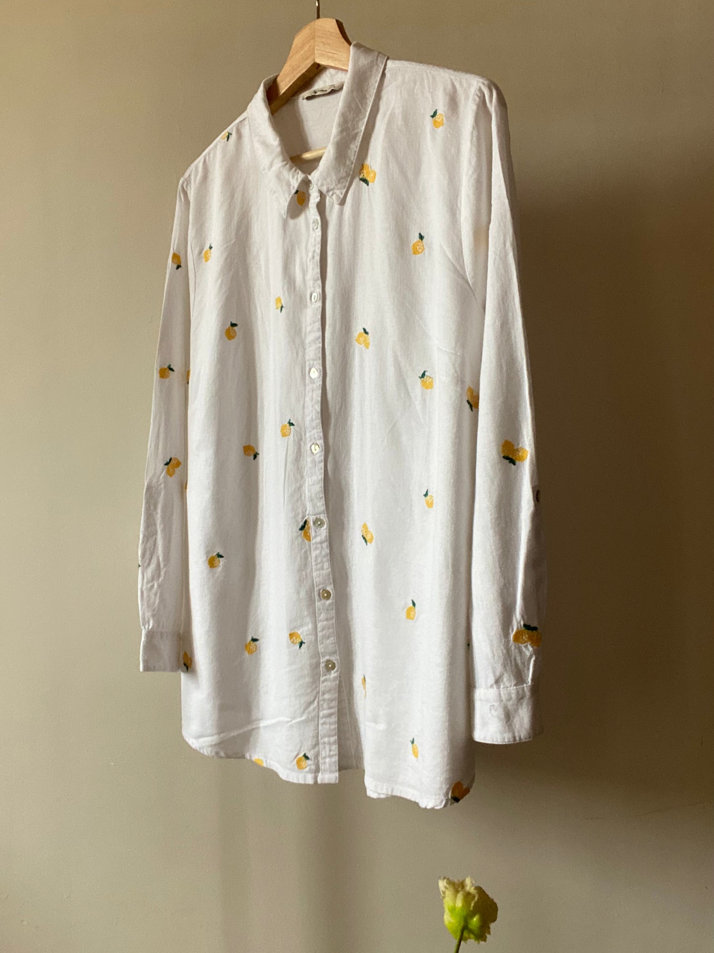 White Lemon Embroidered Vintage Shirt