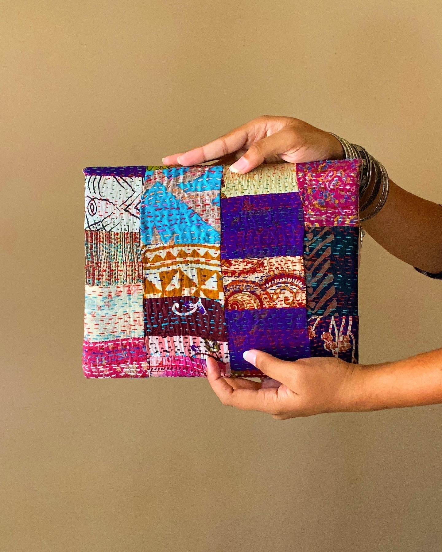 Kamal Pouch