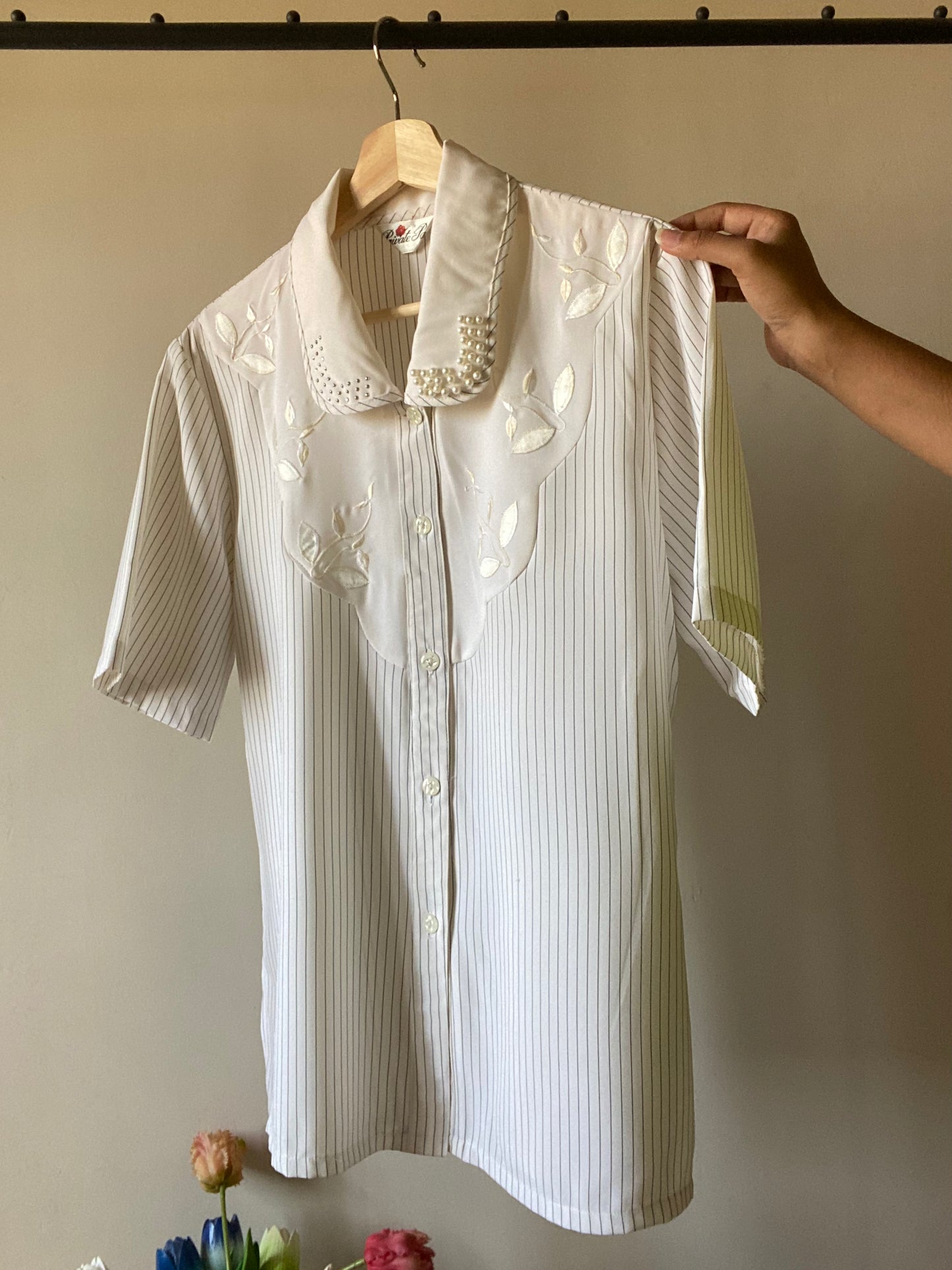 Embellished Collar and Embroidered Neckline Detail Vintage Shirt